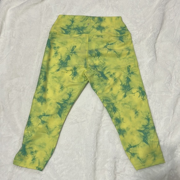 Peloton Cadent Capris - Picture 5 of 8